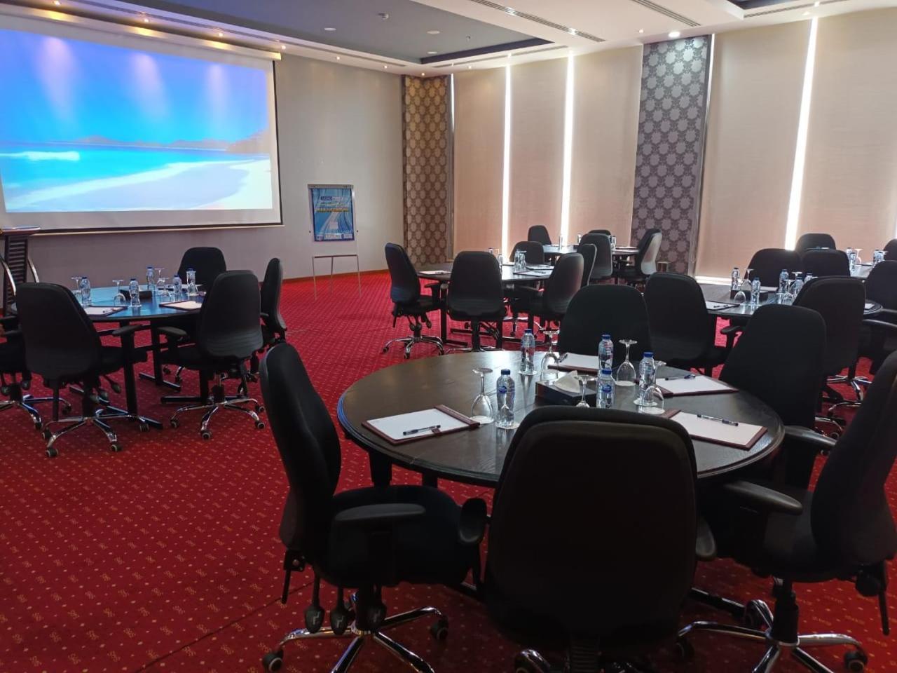 Warwick Al Jubail Hotel Exterior photo