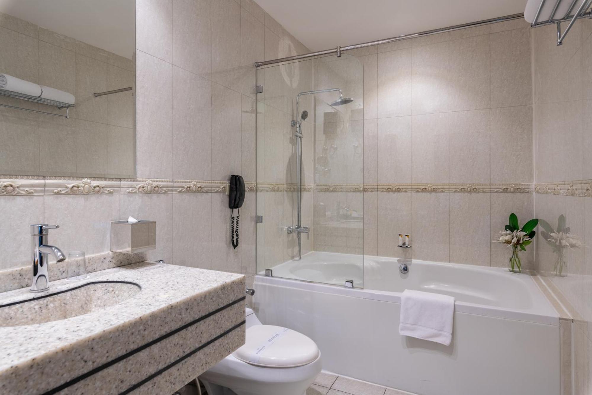 Warwick Al Jubail Hotel Exterior photo