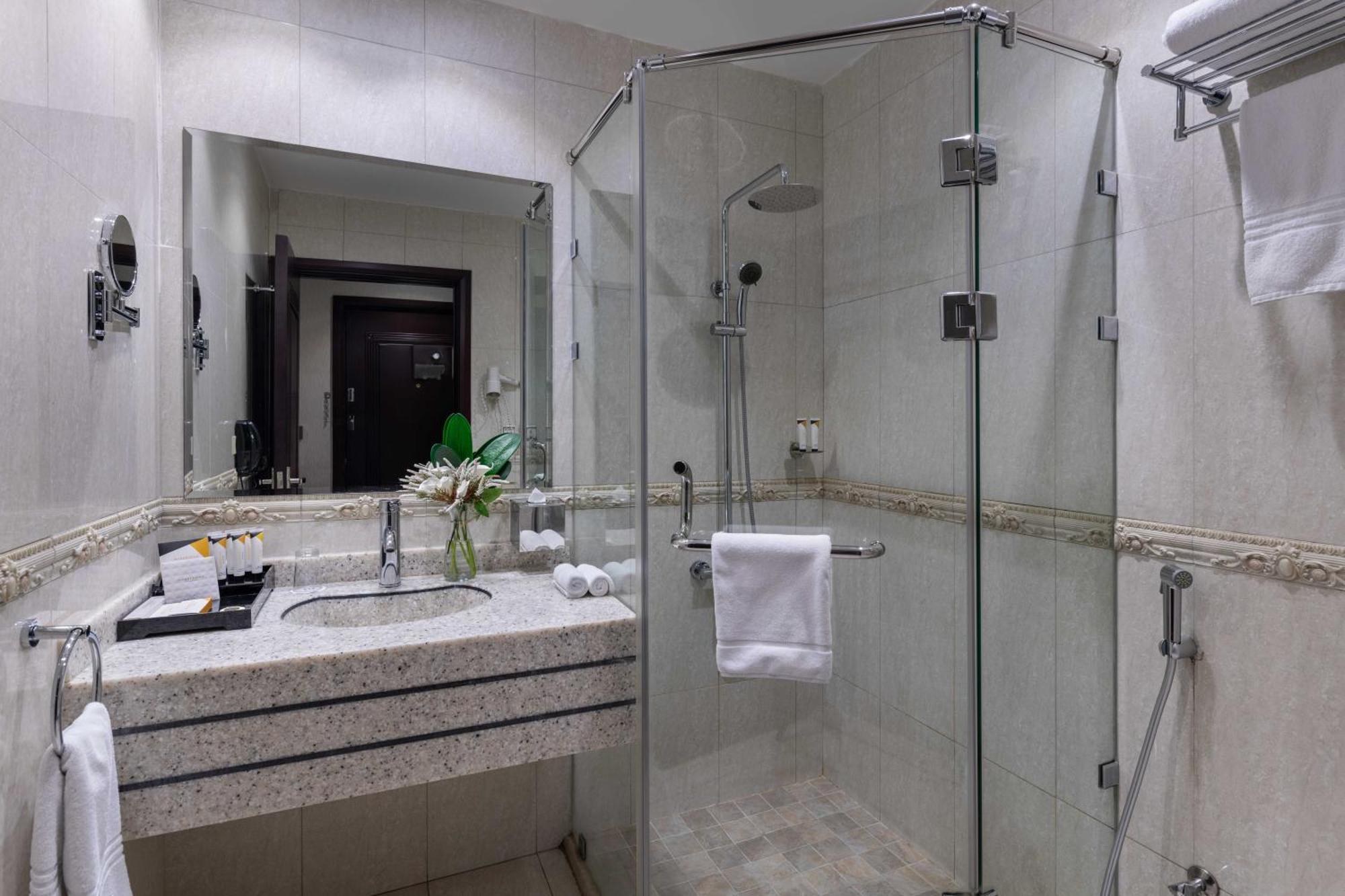 Warwick Al Jubail Hotel Exterior photo