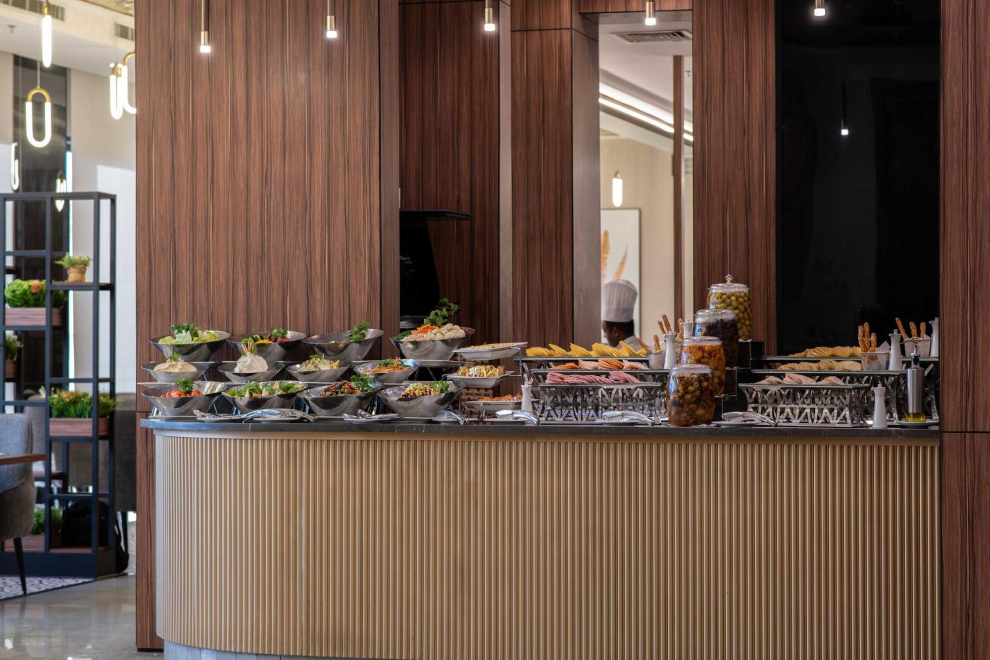 Warwick Al Jubail Hotel Exterior photo